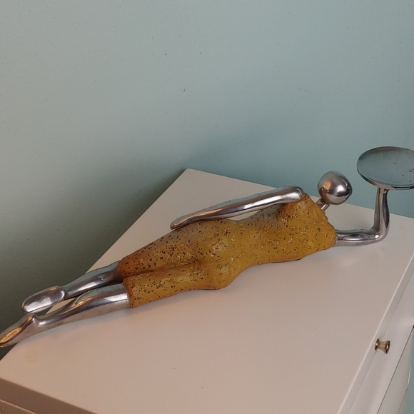 Amazing woman statue - Picture 4 of 5